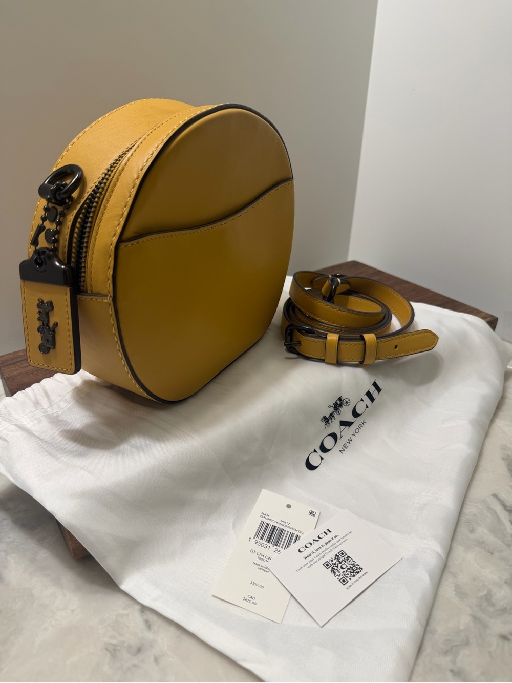 COACH Canteen Leather Round Crossbody Bag in Mustard - Like New with Tags! - Picture 2 of 8